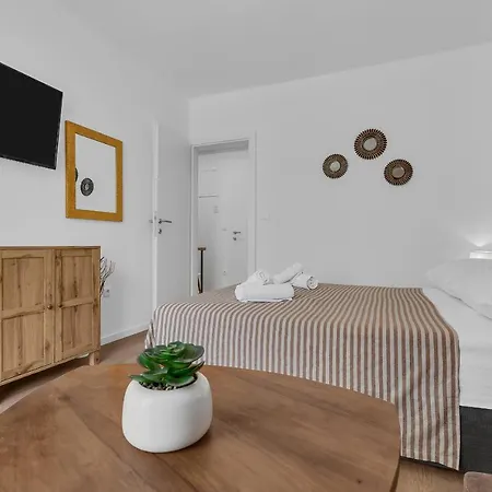 Rafael * Μακάρσκα