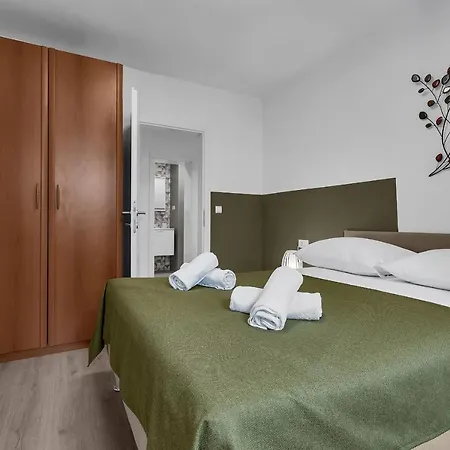 Rafael Διαμέρισμα *