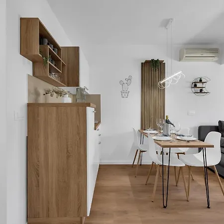 Rafael Apartment Makarska