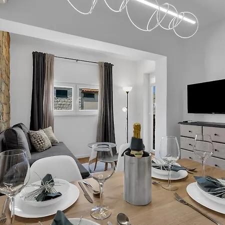 Διαμέρισμα Rafael *