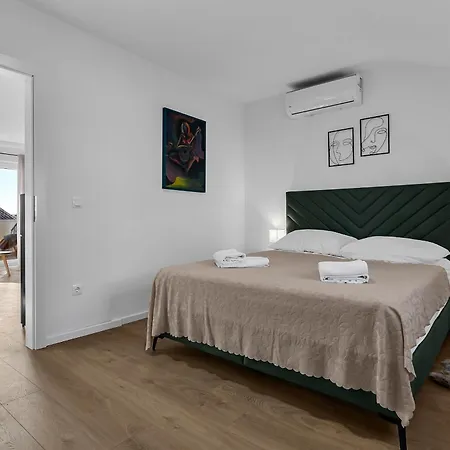 Rafael Διαμέρισμα *