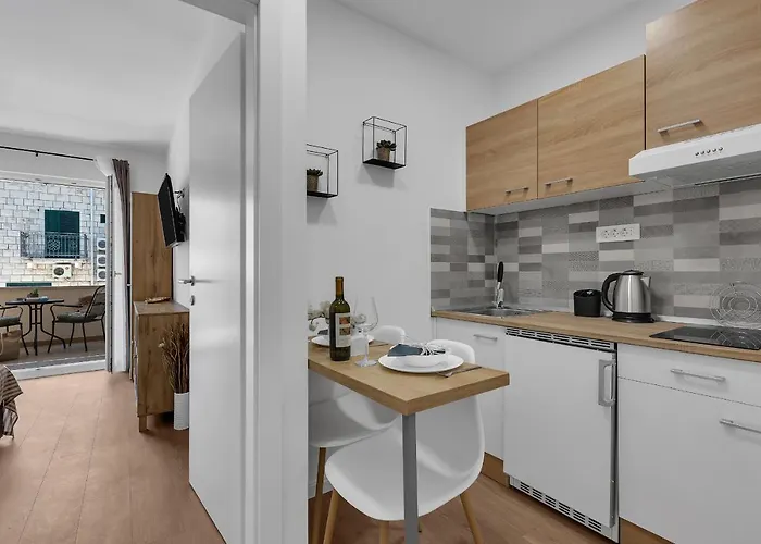 Rafael Apartment