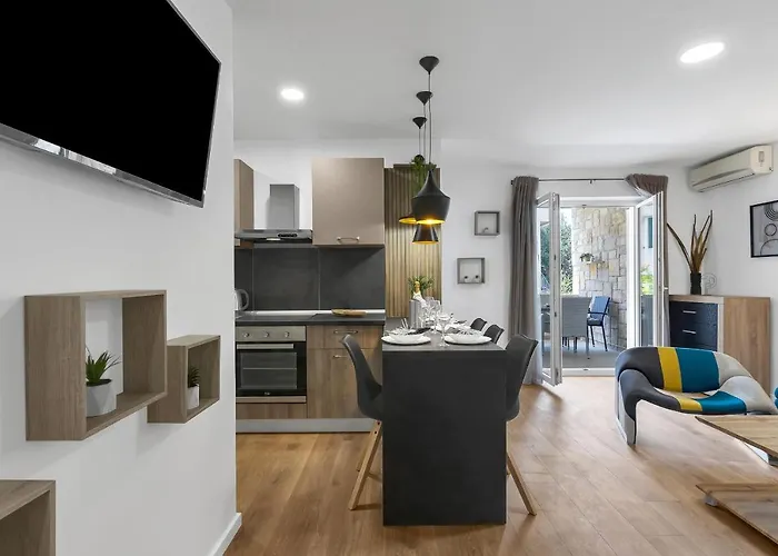 Rafael Apartment