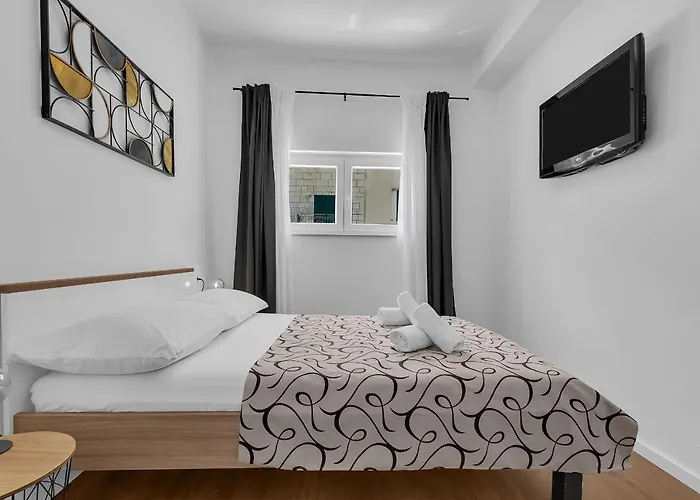 Rafael Apartment