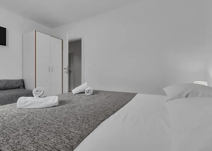 Rafael Apartment