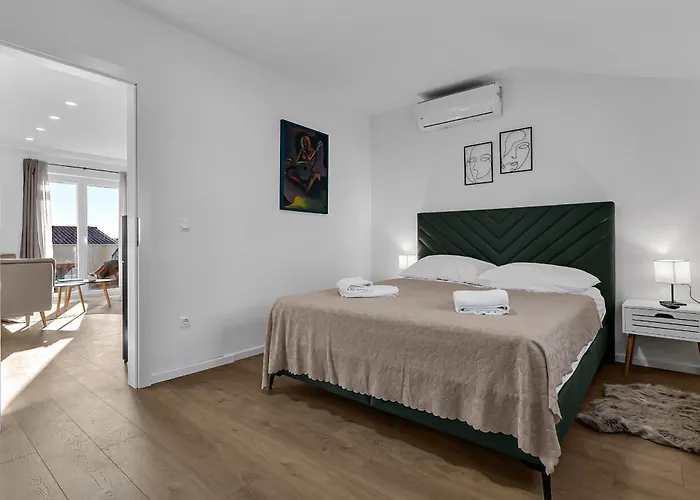 Rafael Apartment *